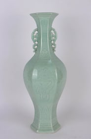 A CENLADON-GLAZED 'FLORAL' VASE
