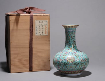 A TURQUOISE-GROUND FAMILLE-ROSE 'FLORAL' VASE