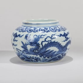 A BLUE AND WHITE 'DRAGON' JAR