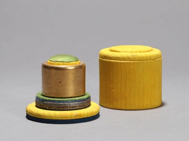 A GOLD GLAZED THUMB RING