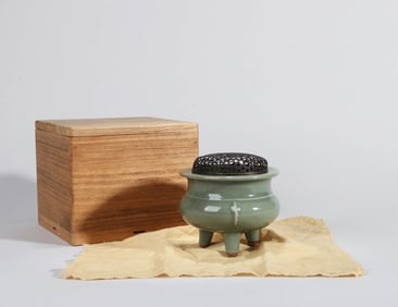 A LONGQUANYAO CENSER