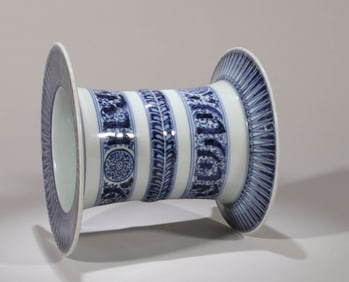 A BLUE AND WHITE JAR