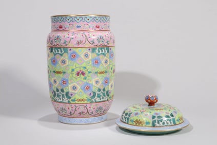 A FAMILLE-ROSE 'FLORAL' VASE
