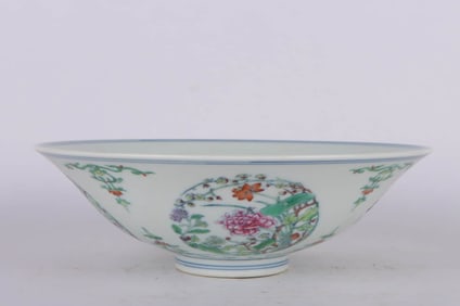A DOUCAI 'FLORAL' BOWL