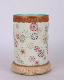 A FAMILLE-ROSE 'FLORAL' BRUSHPOT