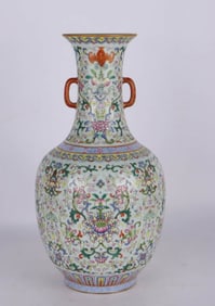 A FAMILLE-ROSE 'INTERLOCKING FLORAL' VASE