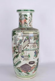 A WUCAI 'FIGURE'ROULEAU VASE
