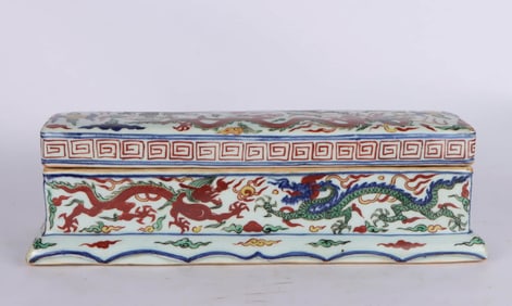 A WUCAI 'DRAGON' BOX