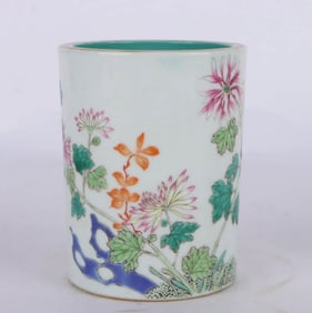 A FAMILE-ROSE 'FLORAL' SMALL BRUSHPOT