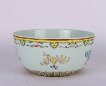 A FAMILLE-ROSE 'BAT'BOWL