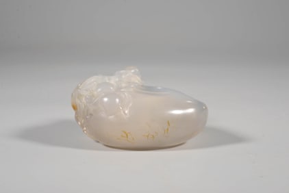 AN AGATE PEACH-SHAPED WASHER