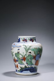 A WUCAI 'FIGURE' JAR