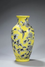 A YELLOW-GROUND GRISAILLE 'FLOWER AND BIRD' VASE