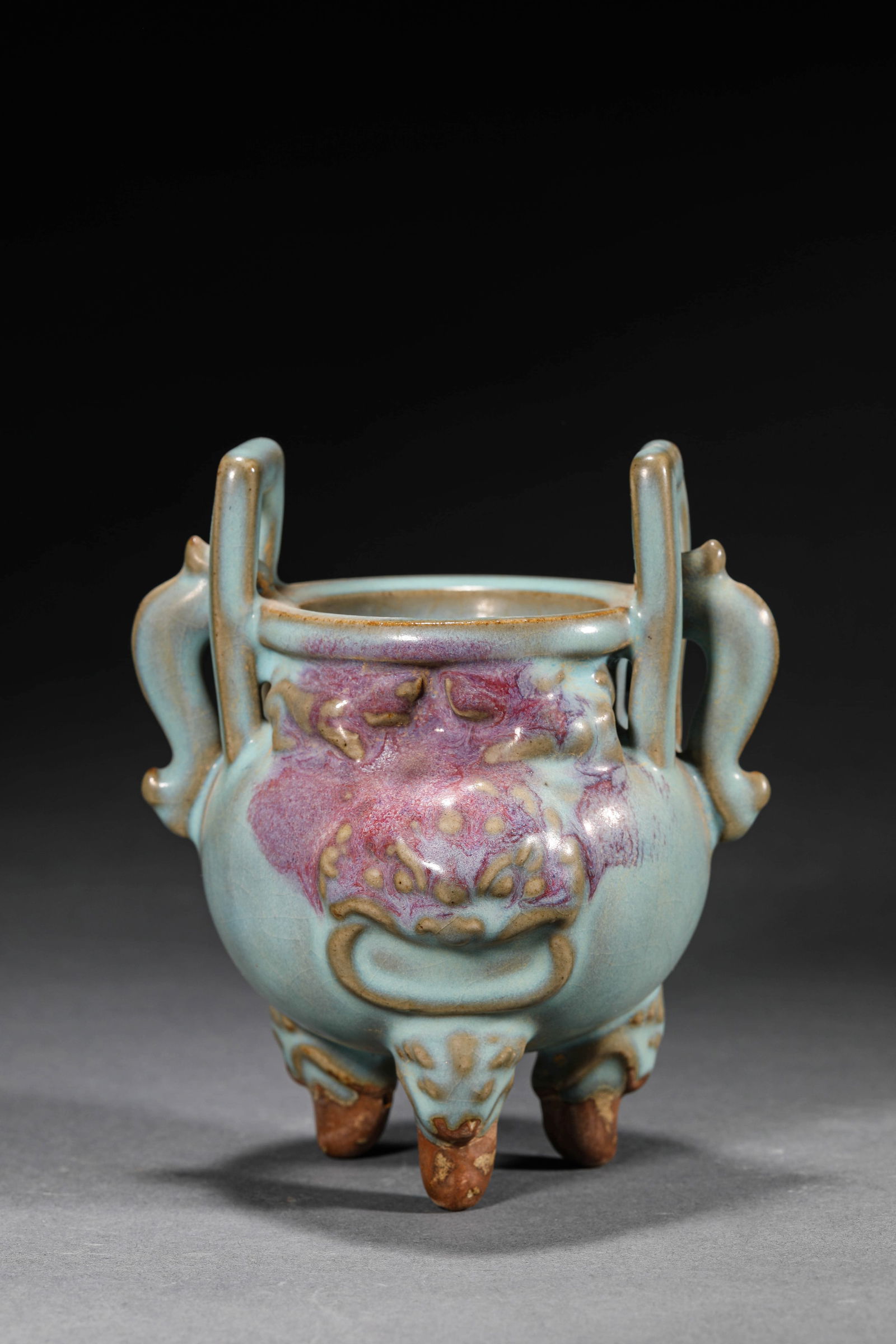 A JUN TYPE TRIPOD CENSER (1 of 5)