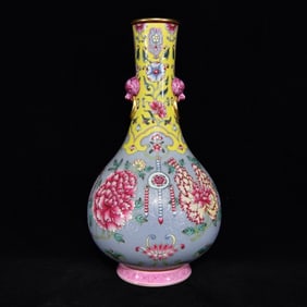 AN ENAMEL WITH HONEYCOMB 'PEONIES' VASE