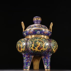 A CONTEMPLATIVE SHAKYAMUNI BUDDHA STATUE