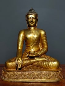 A SHAKYAMUNI BUDDHA STATUE