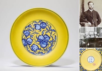 A YELLOW-GROUND BLUE AND WHITE 'PEACHES' DISH