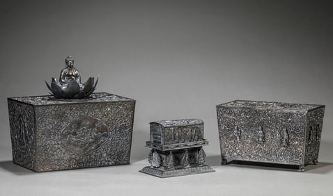 A SILVER-GILT RELIQUARY