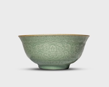 A LONGQUAN-TYPE 'LOTUS' BOWL