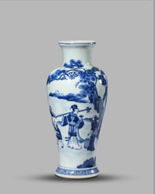 A BLUE AND WHITE' FIGURE' VASE