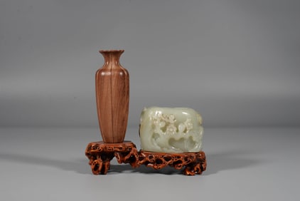A SET OF HETIAN JADE 'PINE, BAMBOO AND PLUM' WATER DROPPER WITH PADAUK FLOWER HOLDER (BOXWOOD STAND)