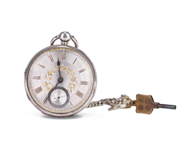 SILVER-CASED THREE-DIMENSIONAL POCKET WATCH WITH CARVED PATTERNS MADE OF KARAT GOLD AND EQUIPPED