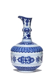 A BLUE AND WHITE 'FLORAL' VASE