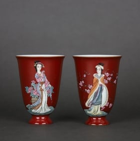 A RED-GROUND FAMILLE ROSE 'LADIES AND POETRY' CUP