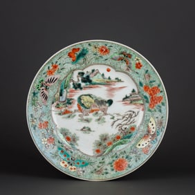 A WUCAI MEDALLION 'BUTTERFLIES AND FLOWERS WITH BEASTS' DISH