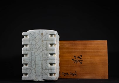 AN ANTIQUE GUAN-TYPE WHITE GLAZED CONG-FORM VASE
