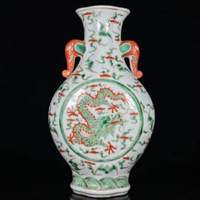 A WUCAI 'DRAGON' VASE