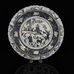 A BLUE AND WHITE 'LOTUS AND FIGURES' DISH