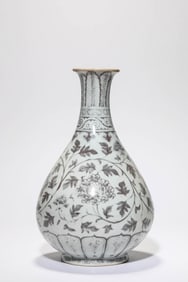 AN UNDERGLAZE-RED 'INTERLOCKING FLOWERS' YUHUCHUNPING