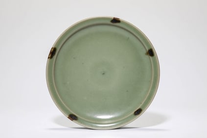 A LONGQUAN-TYPE 'SPECKLED' DISH
