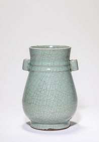 A GUAN-TYPE VASE