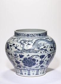 A BLUE AND WHITE 'INTERLOCKING FLOWERS AND DRAGON' JAR