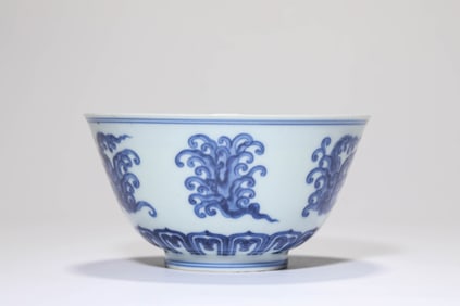 A BLUE AND WHITE 'CLOUDS' BOWL