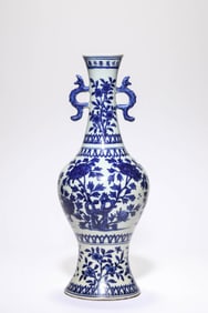 A BLUE AND WHITE 'FLORAL' VASE