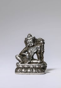 A SEATED GUANYIN BODHISATTVA