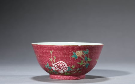 A RUBY RED GLAZED FAMILLE-ROSE 'FLORAL' BOWL