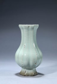 A LONGQUAN-TYPE VASE