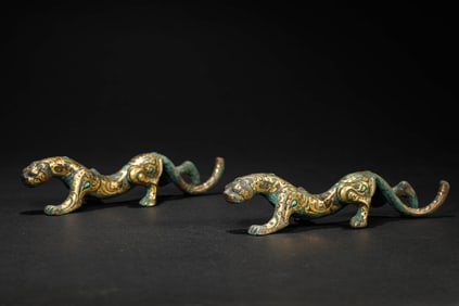 A GROUP OF BRONZE 'TIGERS' INLAID WITH GOLD AND TURQUOISE