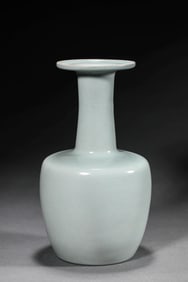 A RU-TYPE  VASE