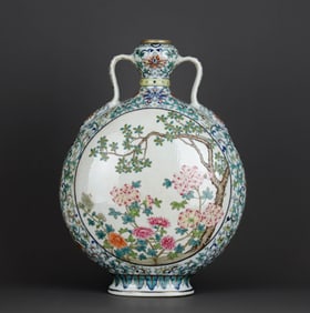 A DOUCAI MEDALLION FAMILLE ROSE 'FLOWERS AND POETRY' MOONFLASK