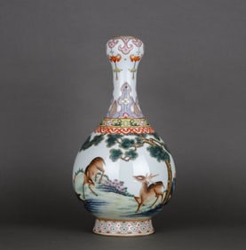 A FAMILLE ROSE 'DEER, CRANE AND SPRING' GARLIC HEAD SHAPED VASE