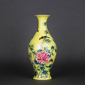 A YELLOW-GROUND FAMILLE ROSE WITH 'FLOWERS, BIRDS AND POETRY' OLIVE-SHAPED VASE