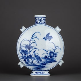 A BLUE-AND-WHITE 'BIRDS, DUCKS' MOONFLASK