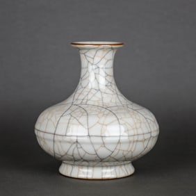 A GE-TYPE VASE