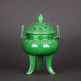 A GREEN-GLAZED 'AUSPICIOUS CLOUDS' THREE-LEGGED CENSER